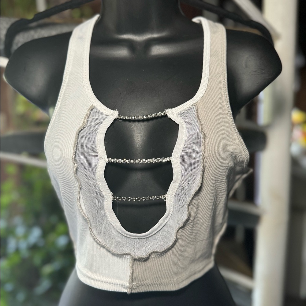 Stylish White Sleeveless Top